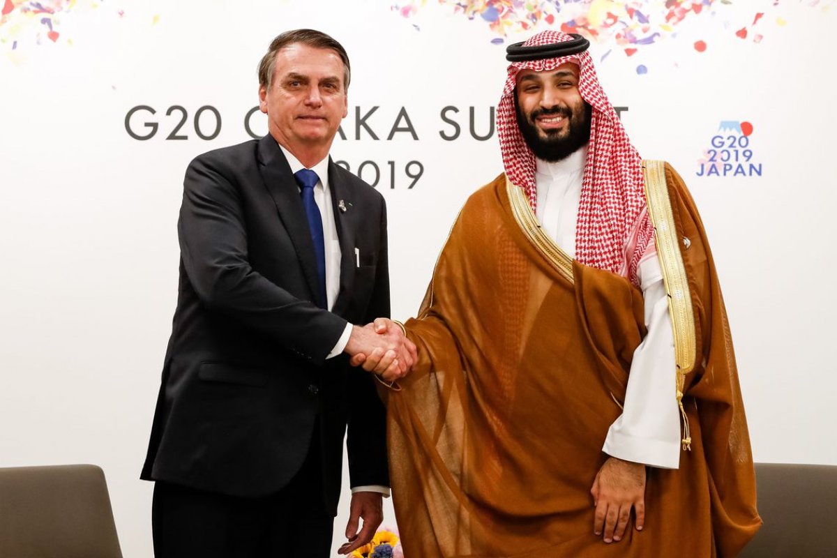 Site publica título enganoso sobre gastos da viagem de Bolsonaro