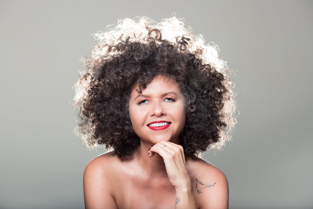 Roberta Campos apresenta show "O Amor Liberta" na capital baiana! 