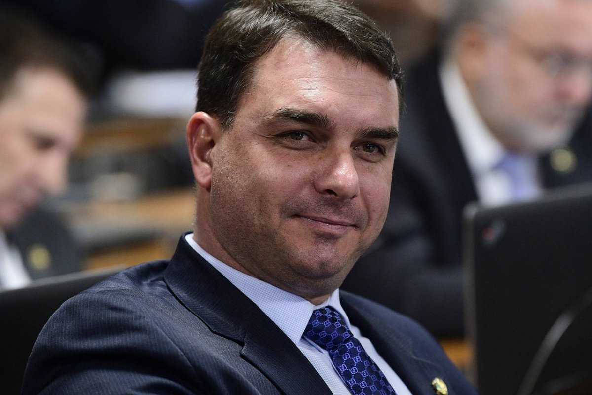 MP-RJ entra com recurso para retomar caso das rachadinhas contra Flávio Bolsonaro