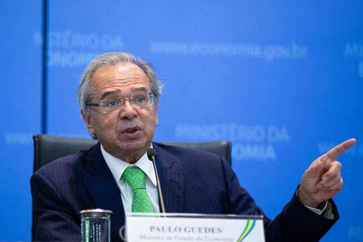 Paulo Guedes diz que governo está atuando para reduzir impostos e inflação
