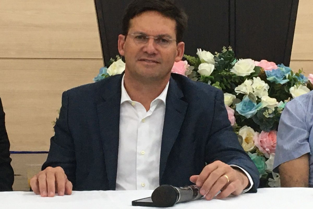 'Ele busca se afastar de Bolsonaro e ao mesmo tempo tem interesse nos votos', diz Roma sobre Neto