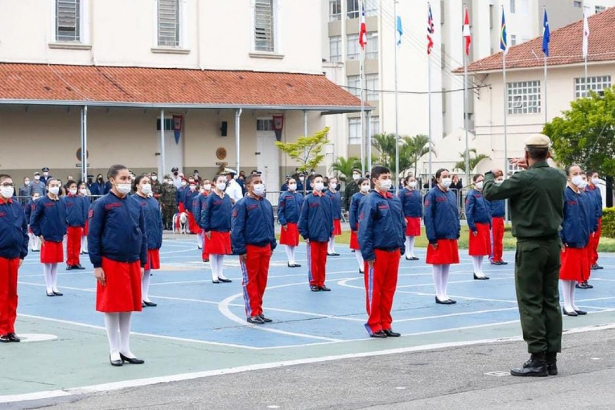 Justiça barra criação de escolas cívico-militares na rede estadual paulista