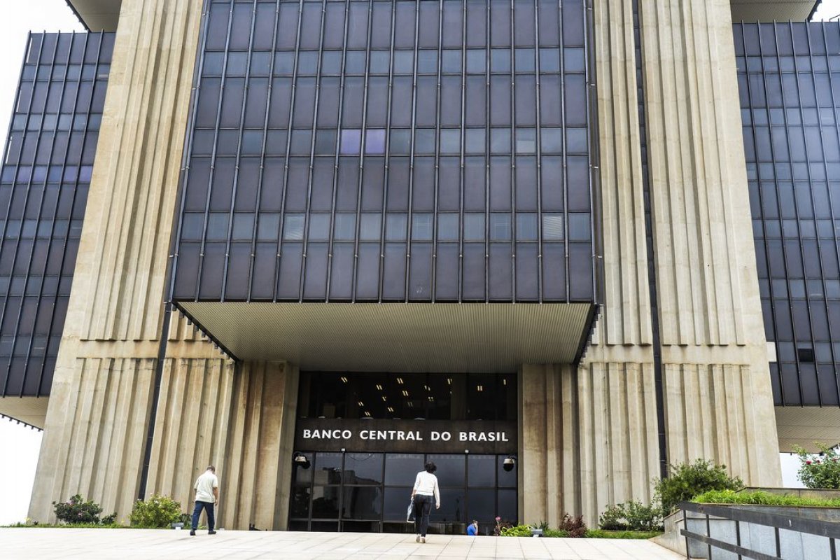 Banco Central define patamar futuro da taxa de juros nesta quarta-feira (15)