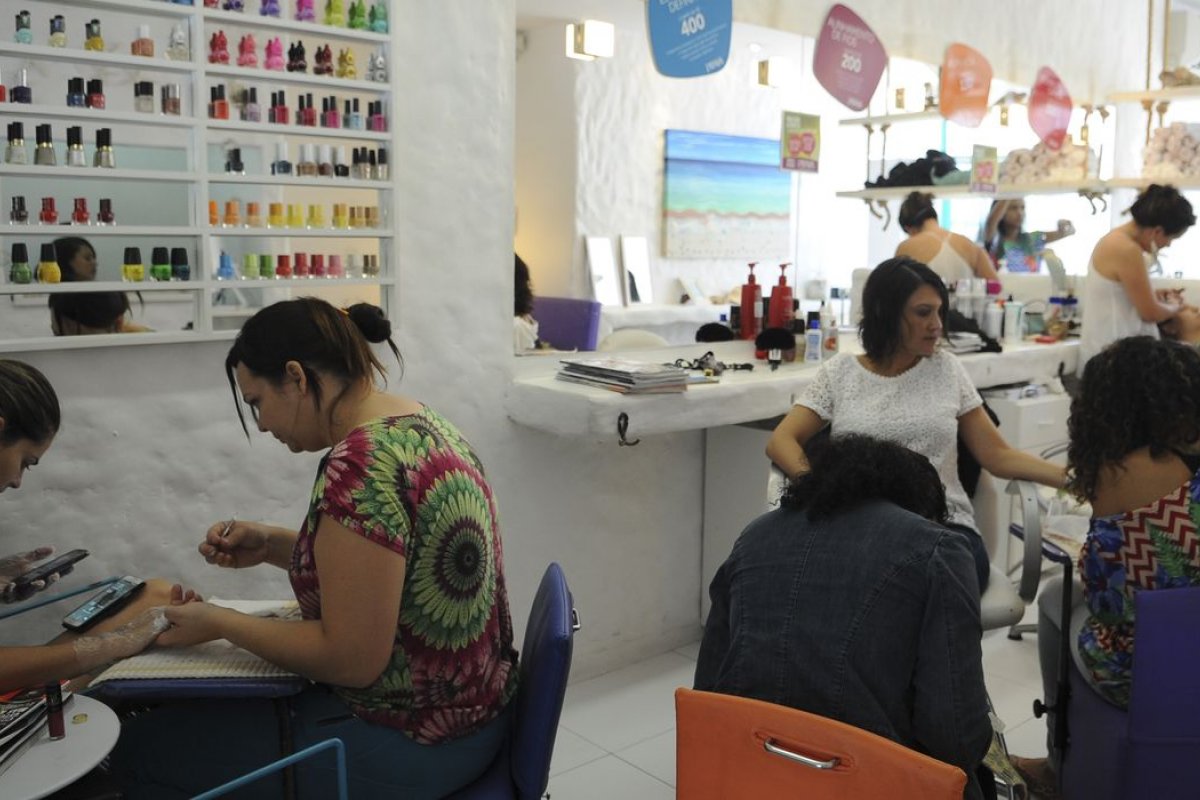 Atividade econômica perde ritmo no início do segundo trimestre, aponta IBGE