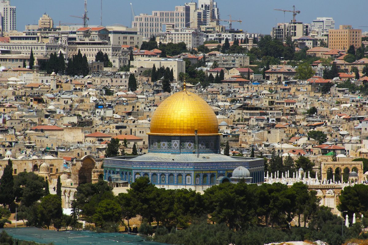 Três palestinos morrem em confronto com soldados israelenses na Cisjordânia