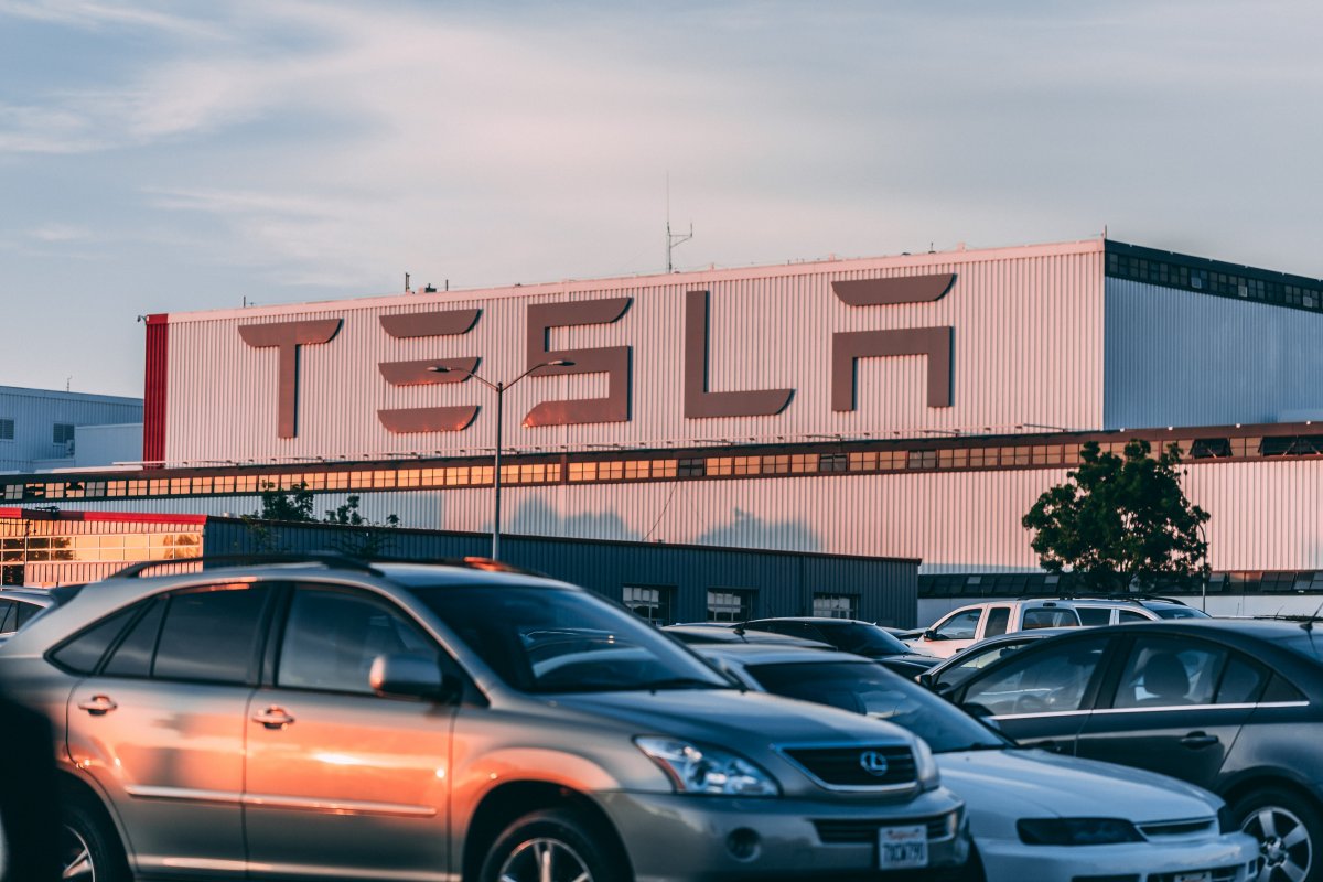 Cidade-sede de cúpula da China proibirá carros da Tesla por 2 meses