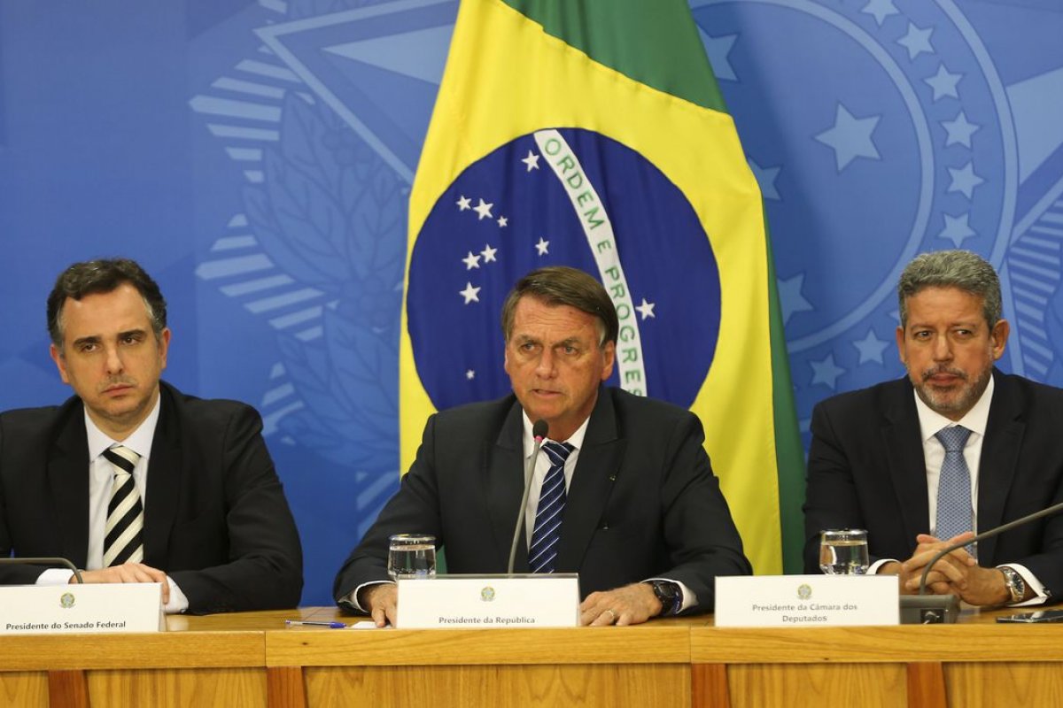Inclusão do vale para caminhoneiros em PEC é discutida pelo Congresso e Governo Federal 