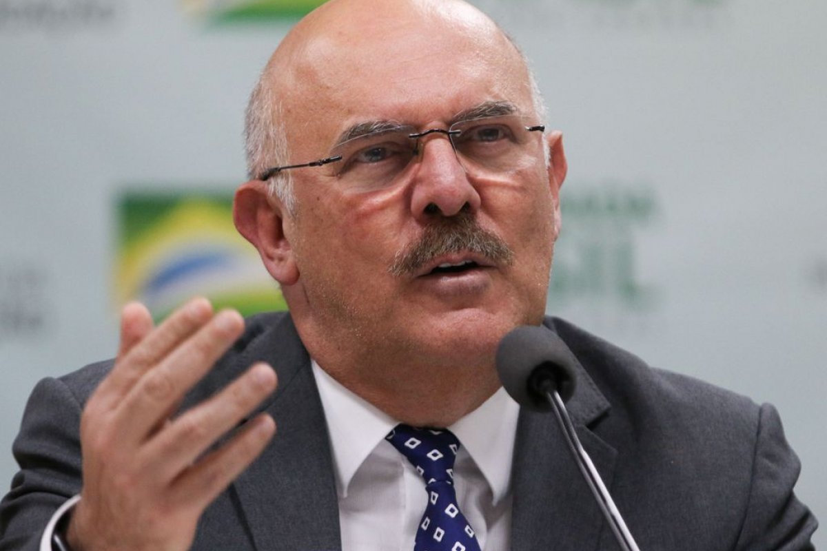 Ex-ministro Milton Ribeiro cometeu 4 crimes, aponta Justiça 