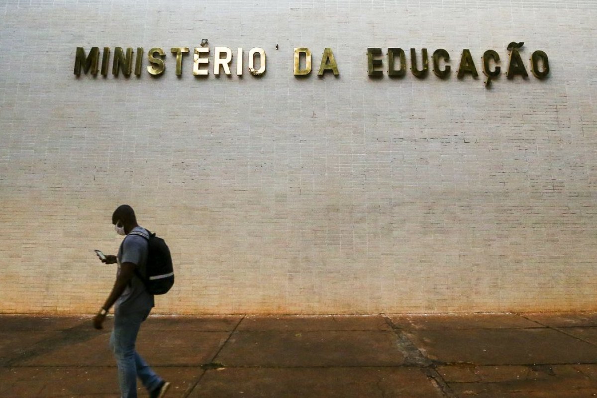 MEC esclarece que continua a colaborar com a PF na investigação contra Milton Ribeiro 
