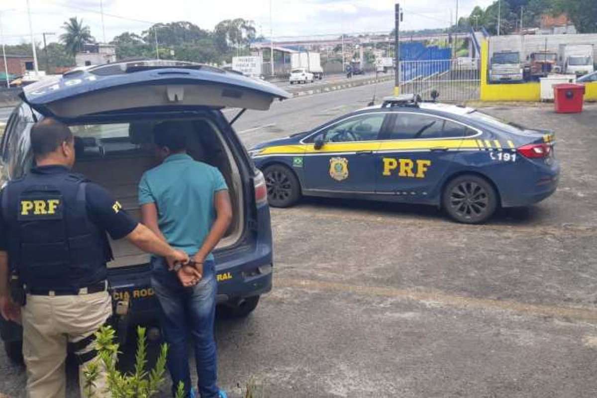 Acusado de ser um dos maiores assaltantes de ônibus em Salvador é preso