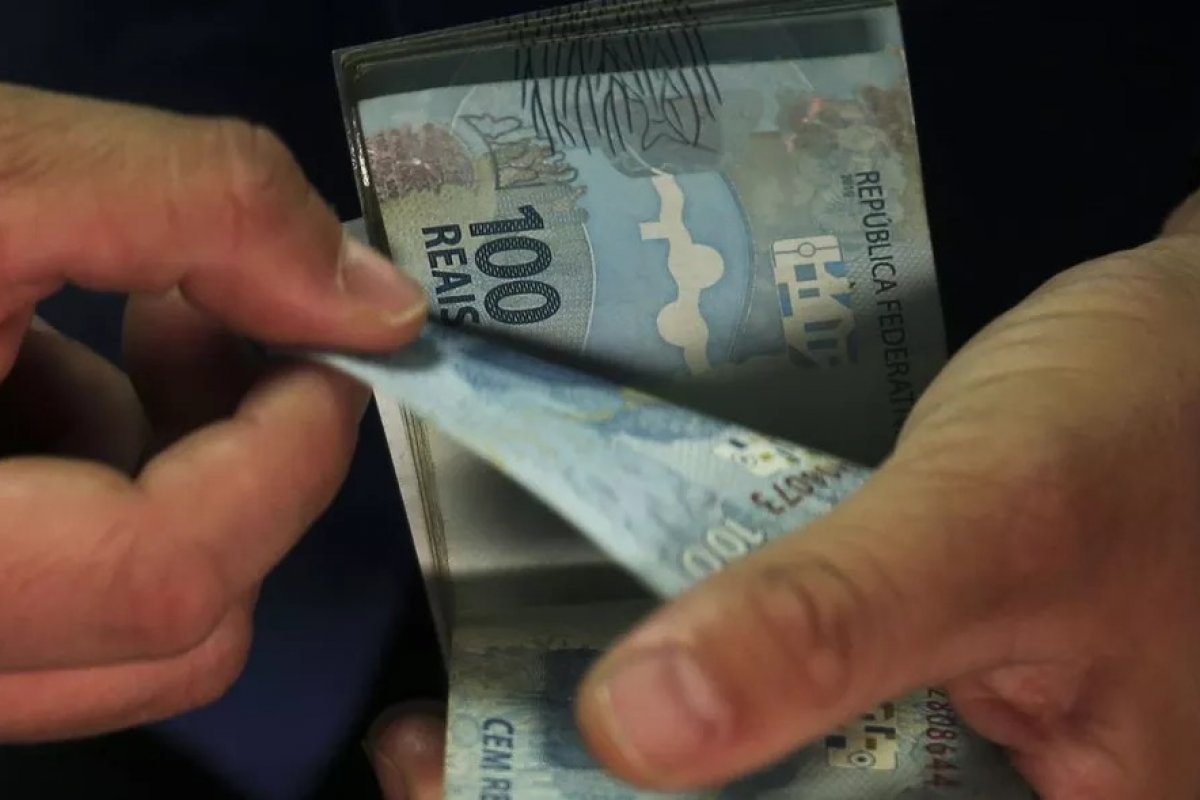 Foragido da Justiça é preso e oferece R$ 1 milhão a policiais para ser liberado 