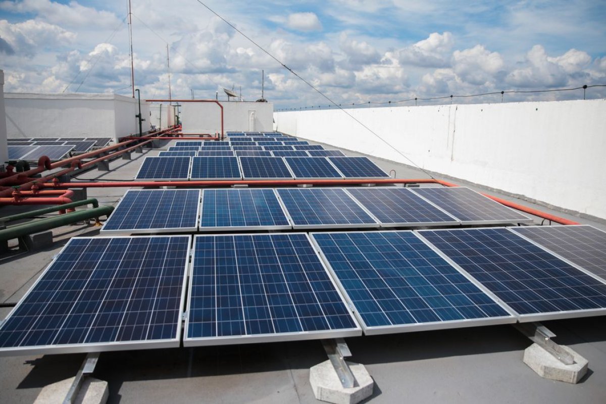 Energia solar pode reduzir conta de luz em 5,6% até 2031, diz estudo