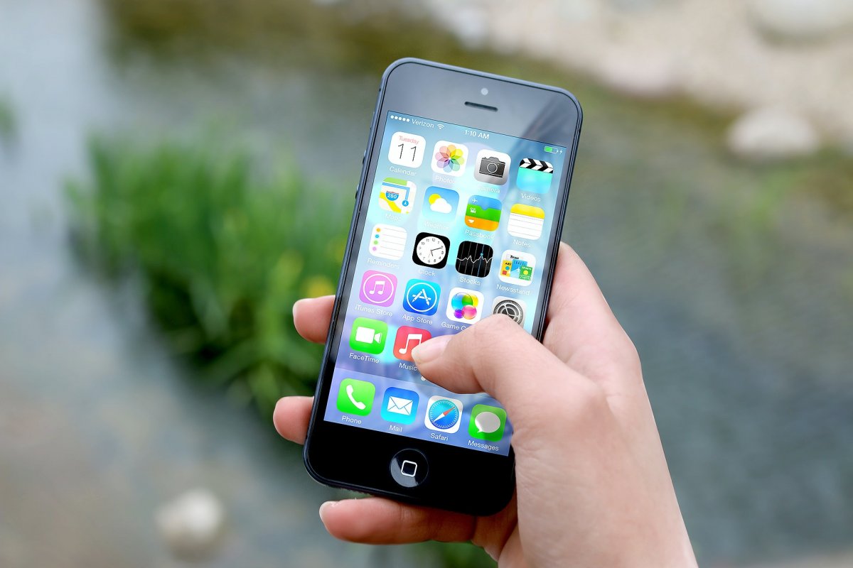 Homem recupera seu iPhone perdido em fundo do rio por 10 meses, no Reino Unido