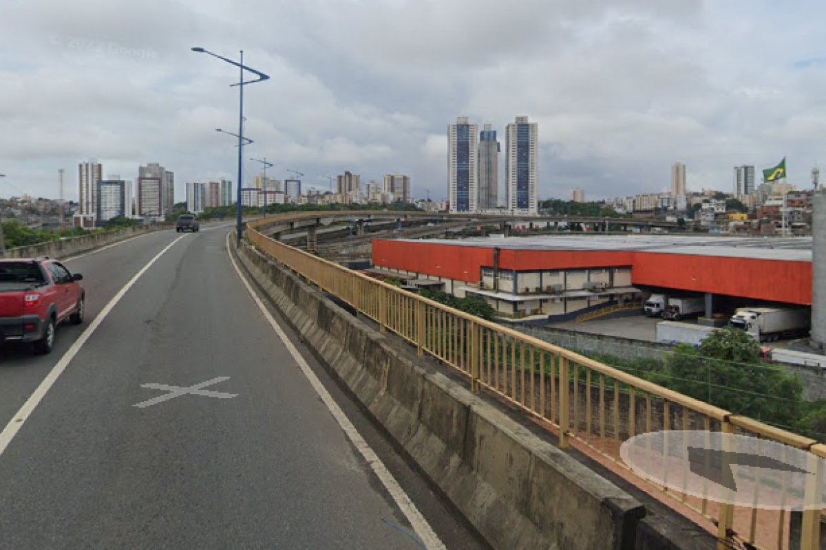 Polícia encontra corpo de homem às margens de viaduto em Salvador