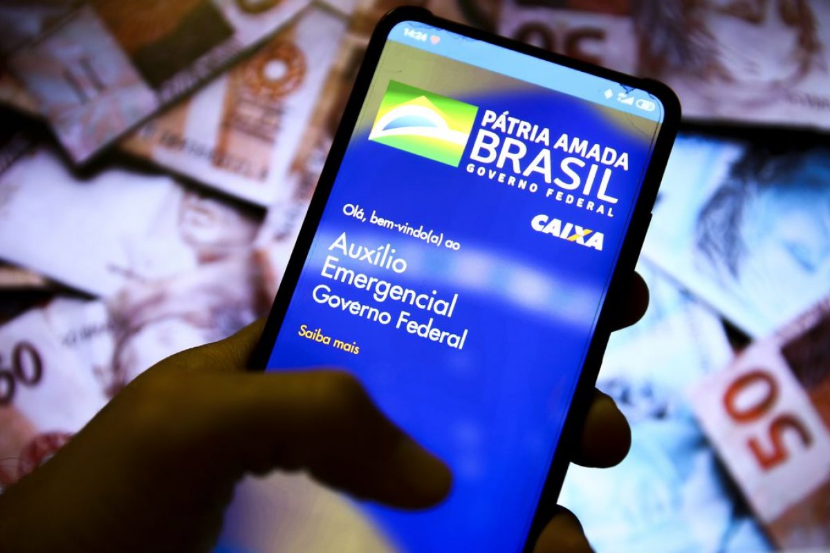 Governo paga Auxílio Brasil a beneficiários com NIS 7 nesta segunda-feira (27)