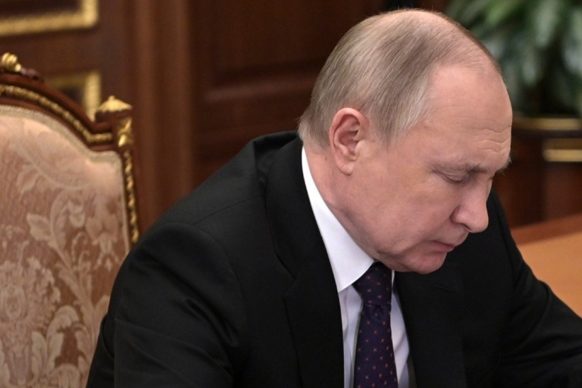 Rússia dá calote em dívida externa pela primeira vez desde 1918