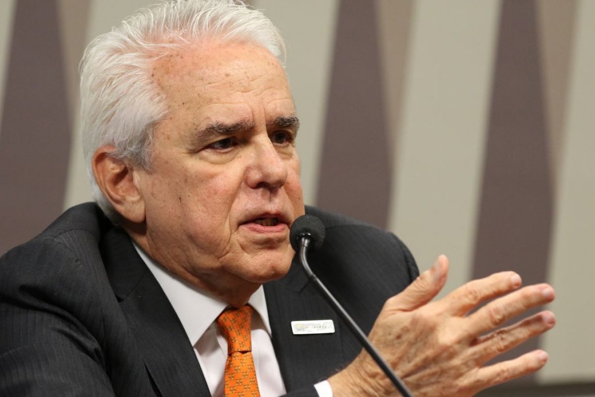 Ex-presidente da Petrobras diz que celular tinha áudios que incriminam Bolsonaro