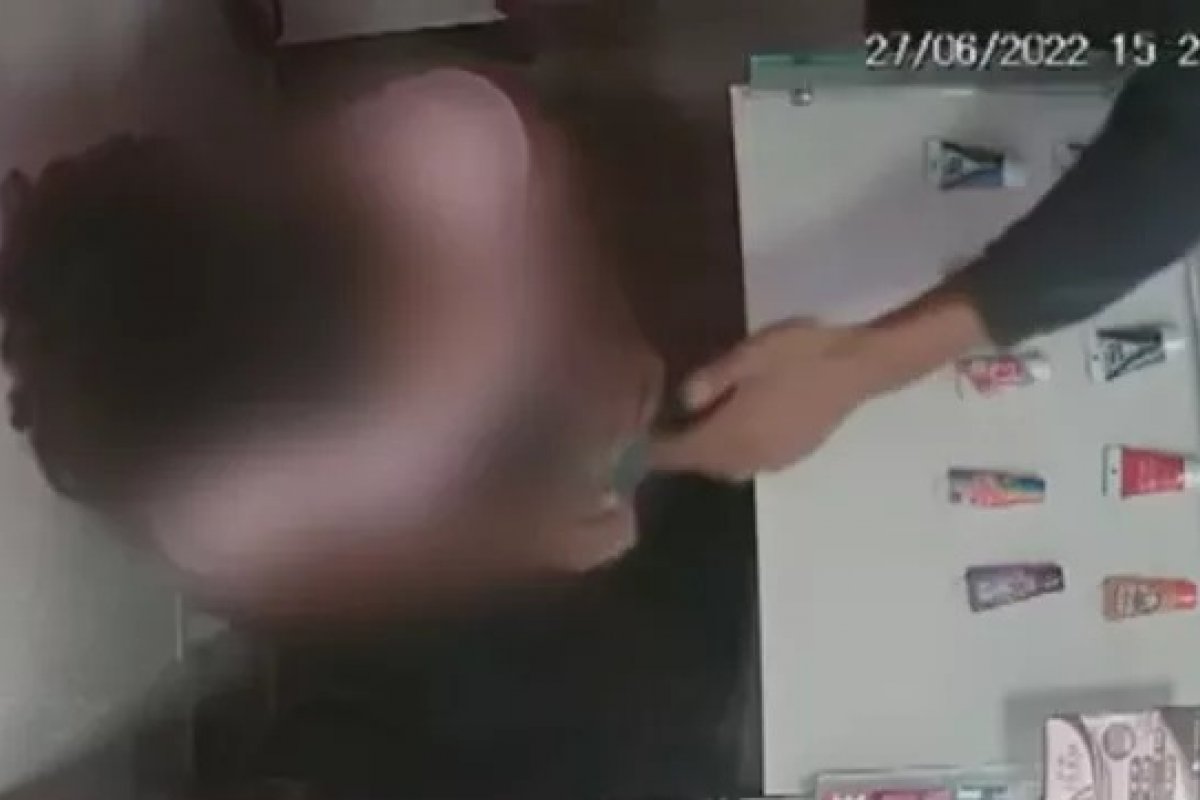 Vendedora é assaltada em shopping popular de Salvador