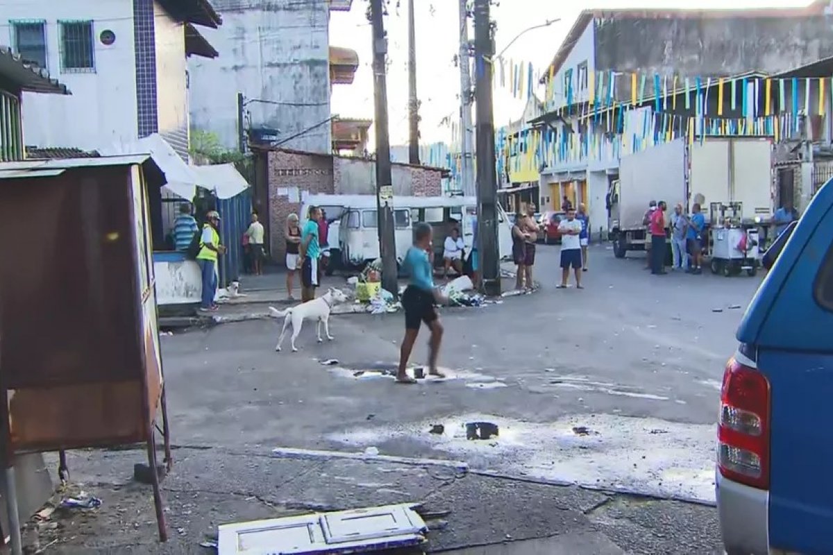 Ônibus voltam a circular no final de linha da Santa Mônica, em Salvador