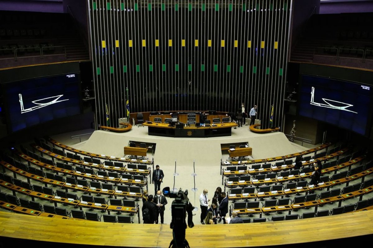 Câmara analisa proposta que amplia estado de emergência até dezembro 