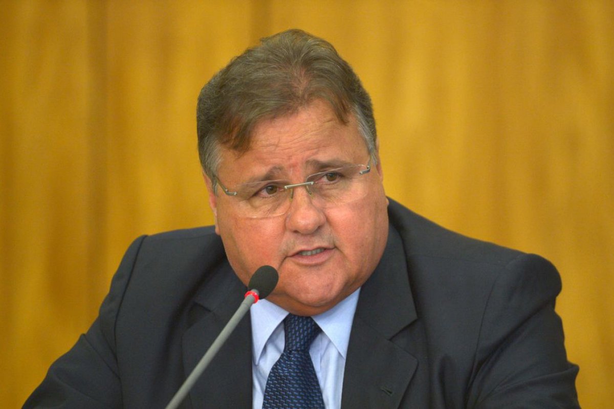 Vídeo: 'Vão ter que me engolir', diz Geddel a apoiadores do PT e ACM durante evento