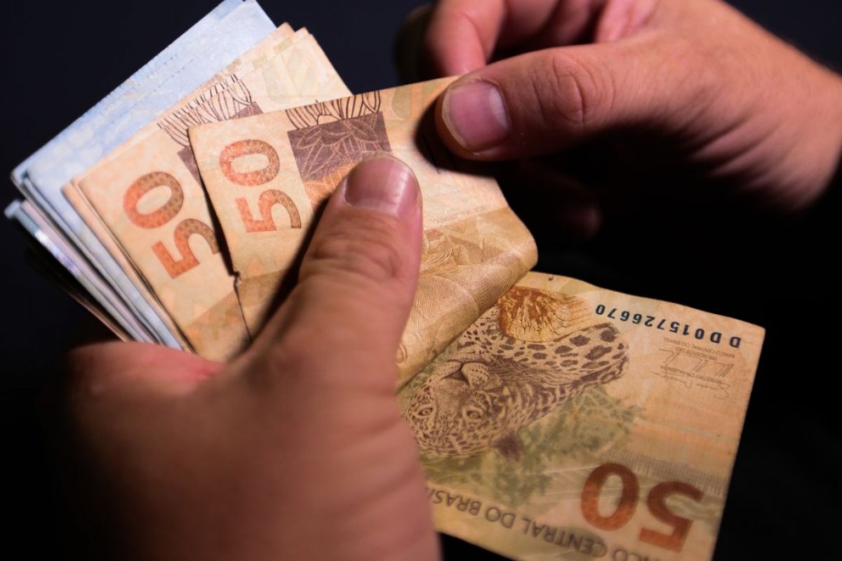 Busca por crédito entre brasileiros cresceu 11,2% em maio, diz Serasa