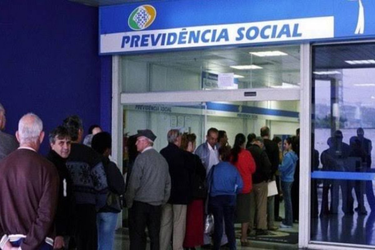  Regra para beneficiário do INSS que vive no exterior comprovar vida é publicada 