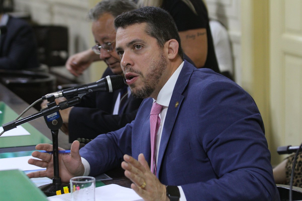 Deputado Rodrigo Amorim é denunciado por violência política de gênero 