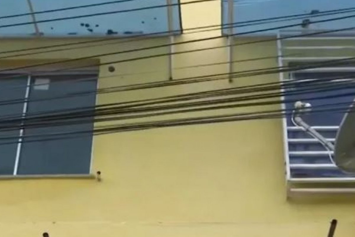 Menino de 5 anos cai de janela e passa por cirurgia no crânio em Itabuna (BA)