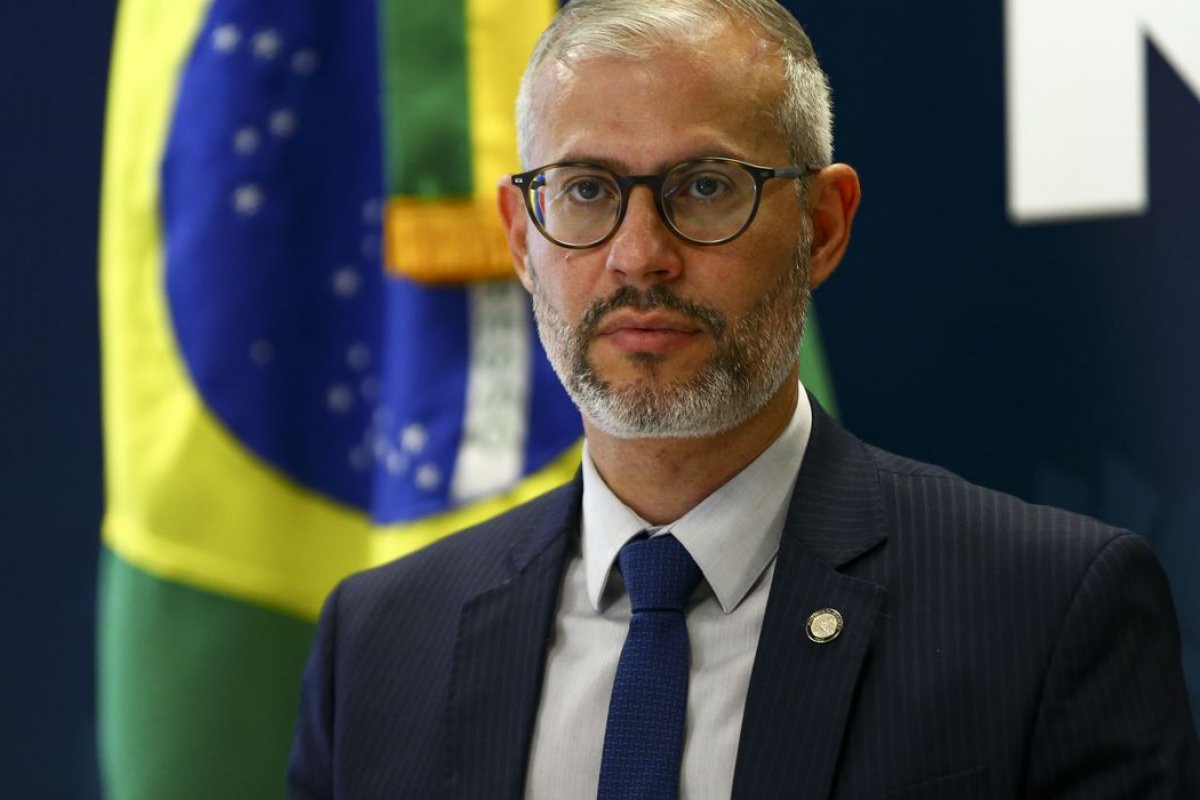 "Apenas ele pode dizer o que aconteceu" diz atual ministro da educação sobre Milton Ribeiro 