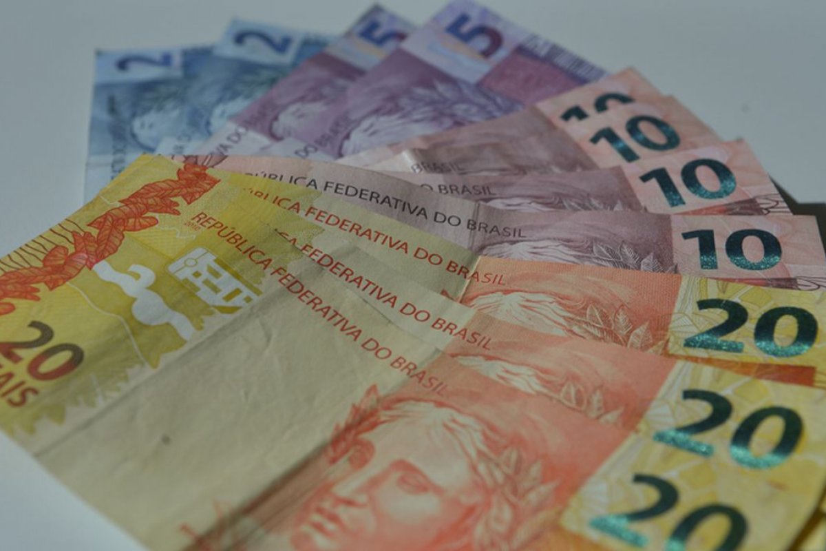 Cédula de R$ 20 completa 20 anos com perda do poder de compra 