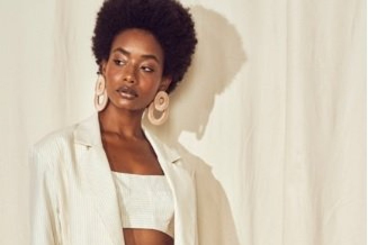 Inverno traz o blazer, a alfaiataria e as calças wide leg como tendência da estação! 