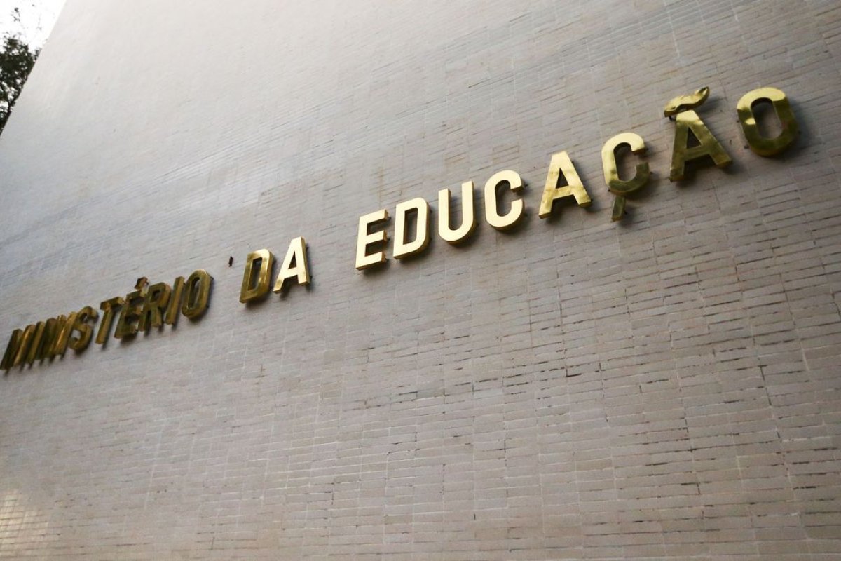 Relatório da Câmara aponta MEC como 'omisso' e 'inoperante'