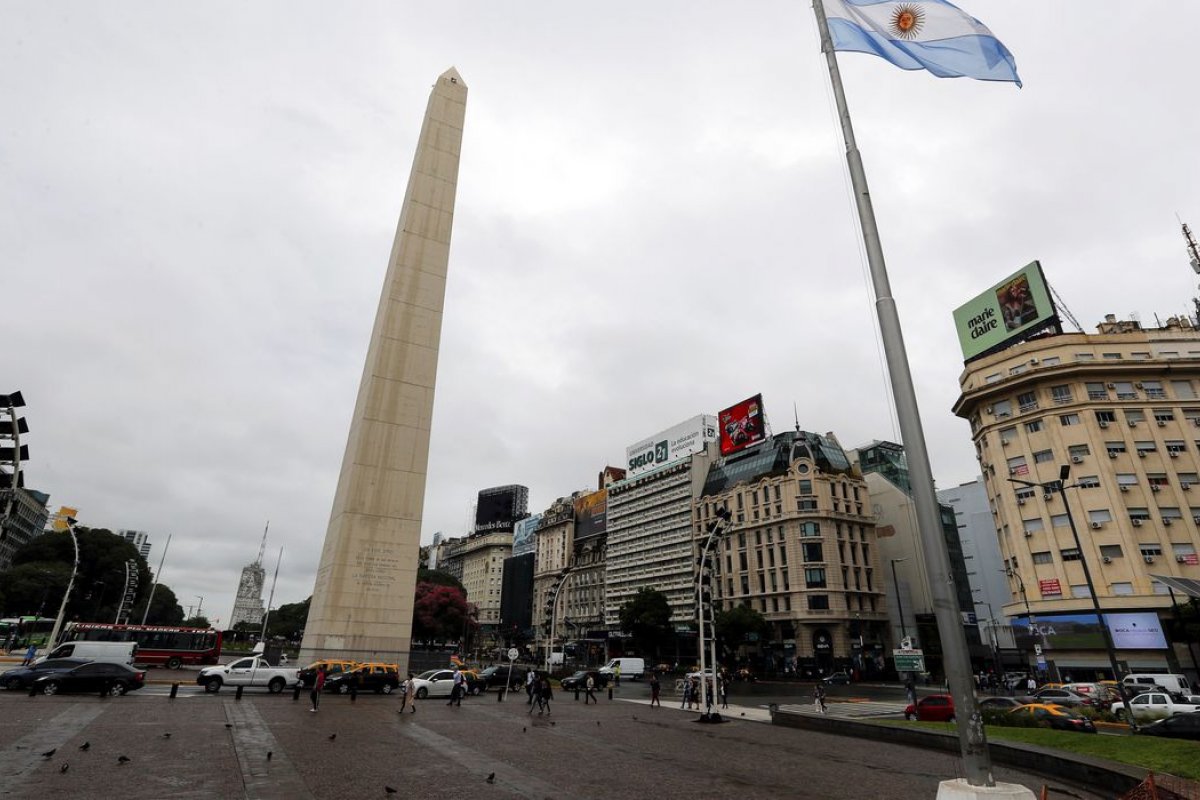 Justiça condena dez militares à prisão perpétua por crimes no Campo de Mayo durante a ditadura na Argentina