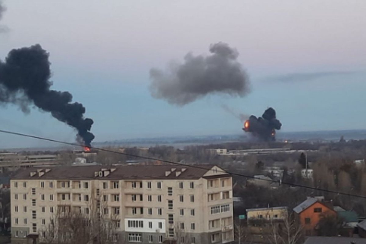 Após quatro meses de conflito, Ucrânia segue sob artilharia pesada da Rússia