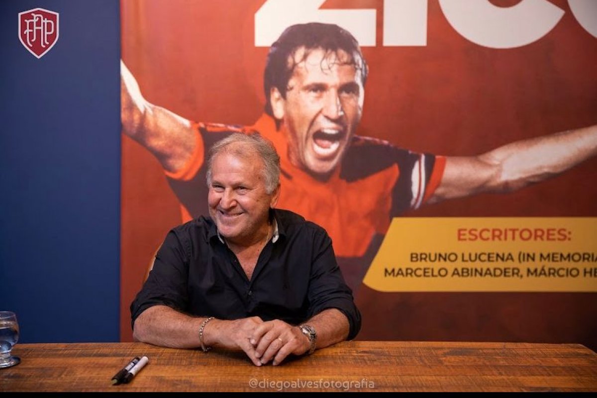 Zico vem à Salvador para noite de autógrafos de seu livro! 