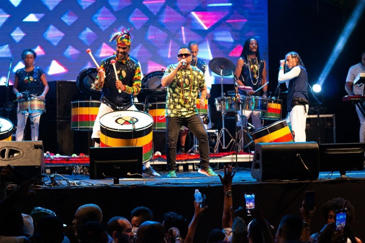 Salvador: Olodum faz show no Largo de Tieta, no Pelourinho, neste domingo (10)