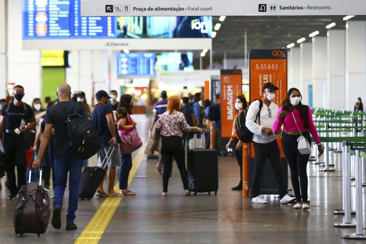 Associação de empresas aéreas prevê aumento no preço de passagens nos próximos dias