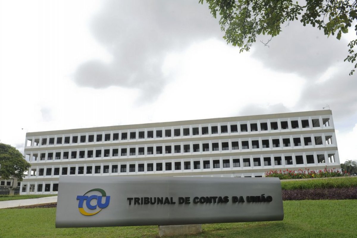 TCU aponta superfaturamento em compra de viagra pelo Ministério da Defesa