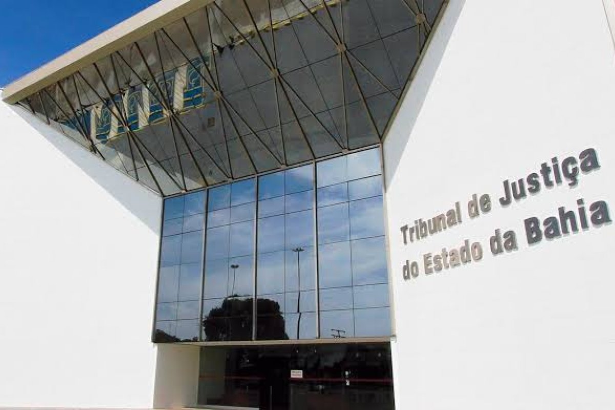 Corpo é encontrado amarrado ao lado do Tribunal de Justiça da Bahia