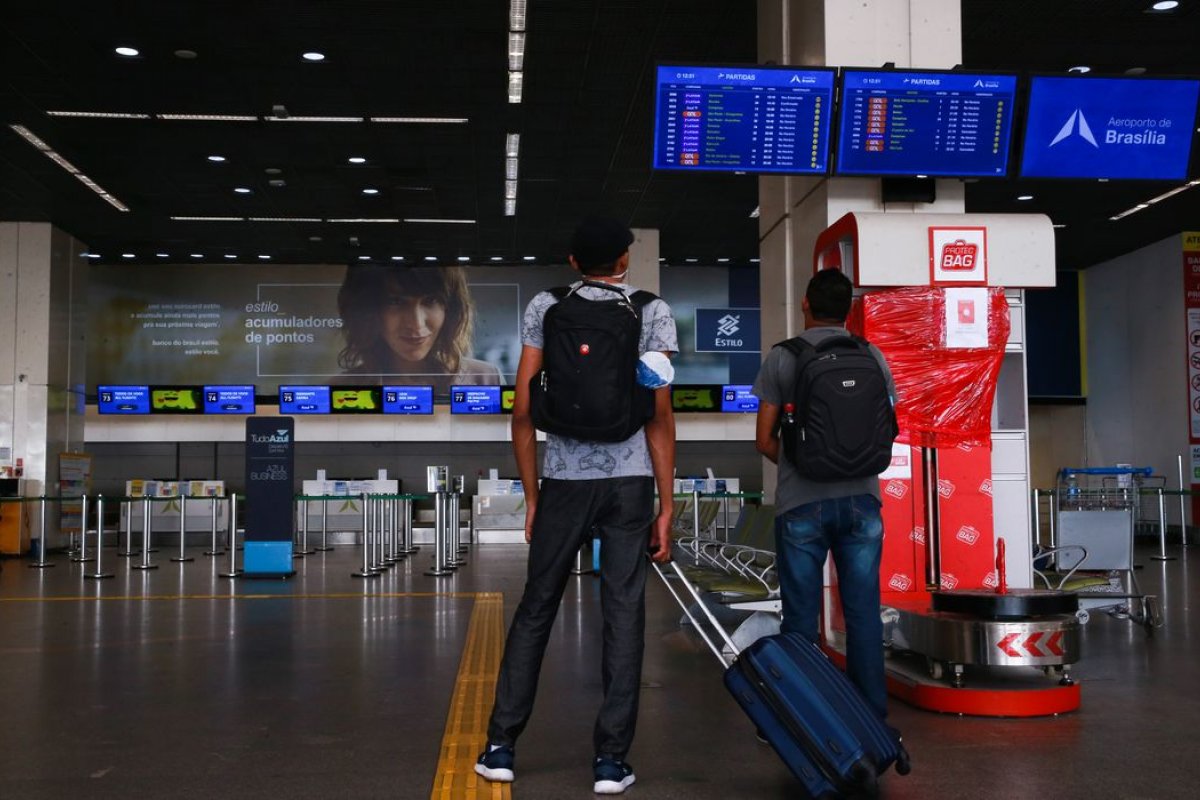 Alta nos preços de passagens aéreas chegam a quase 80% em um ano
