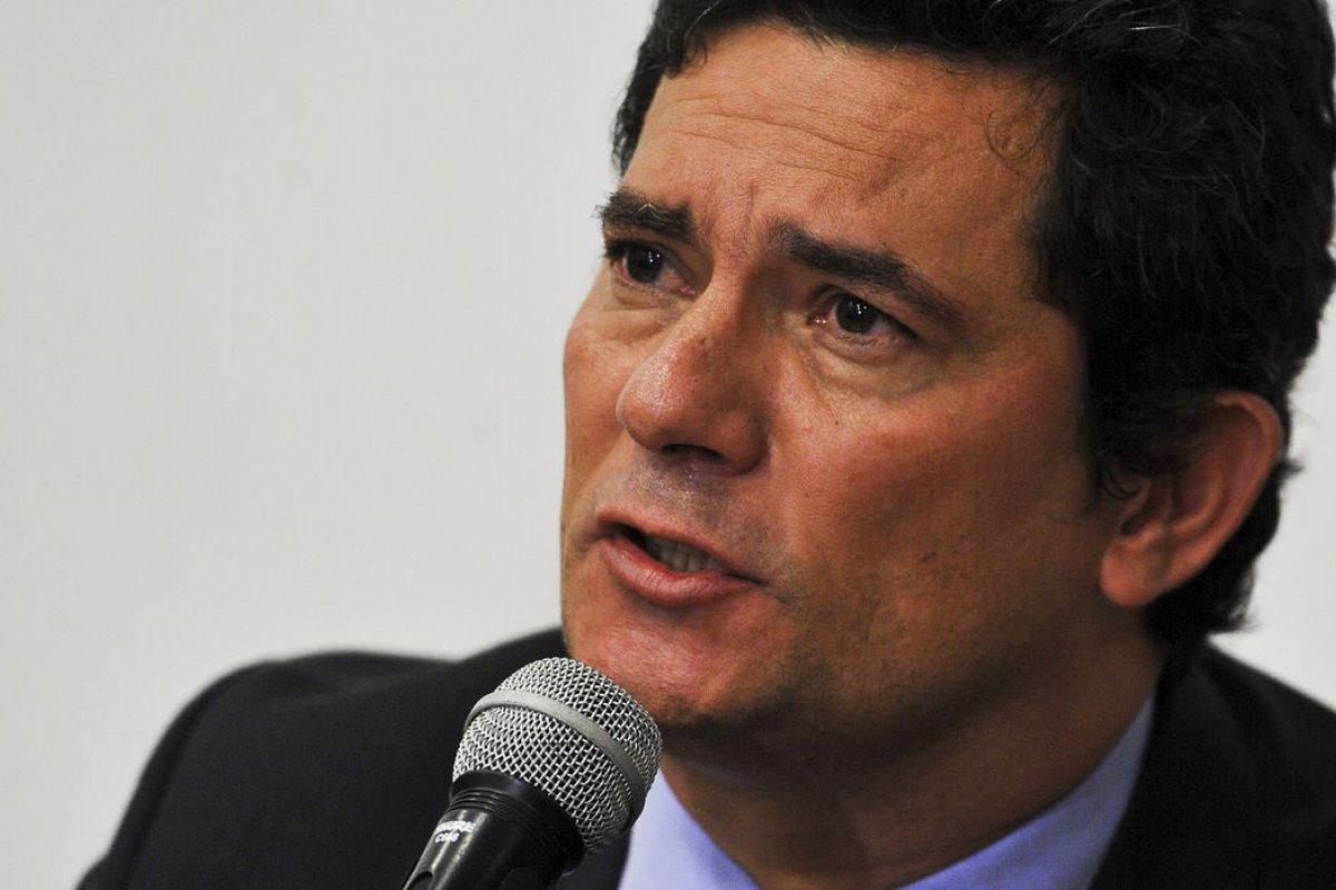 Sérgio Moro deve lançar candidatura ao Senado nesta terça-feira (12)