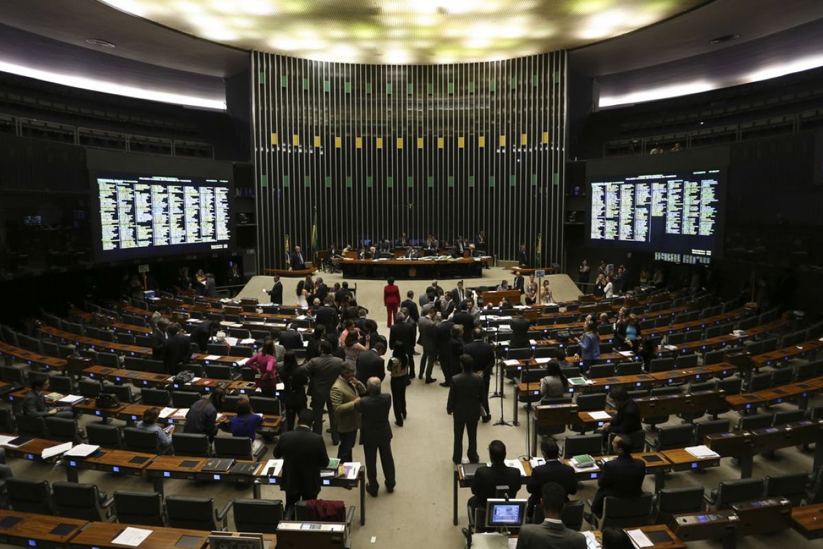 Congresso Nacional vota vetos ao marco legal das ferrovias e à revogação da Lei de Segurança Nacional