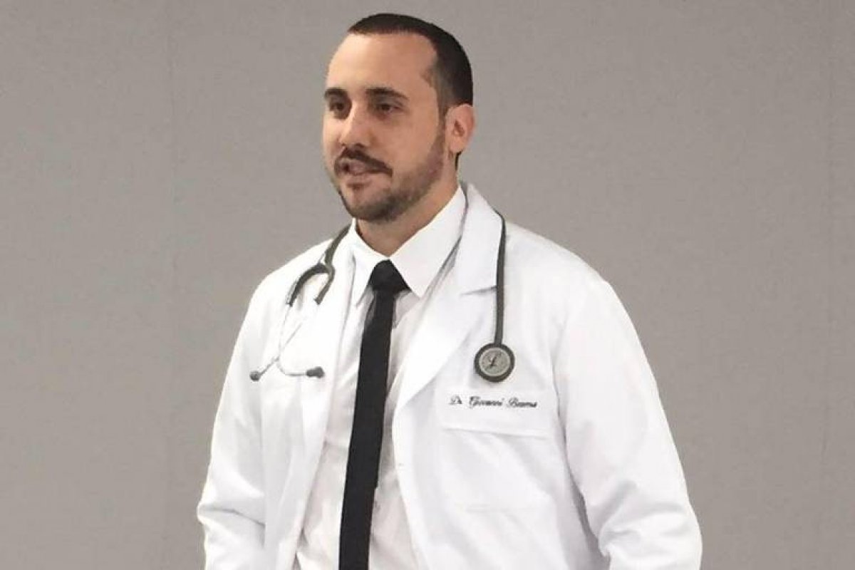 Vídeo: Outra paciente do médico anestesista preso por estupro teria "voltado suja" de cirurgia