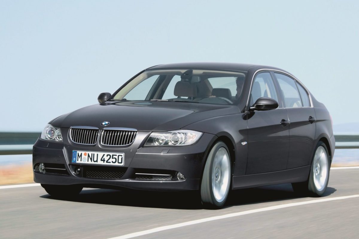 BMW convoca modelos antigos Série 3 para troca de airbags 