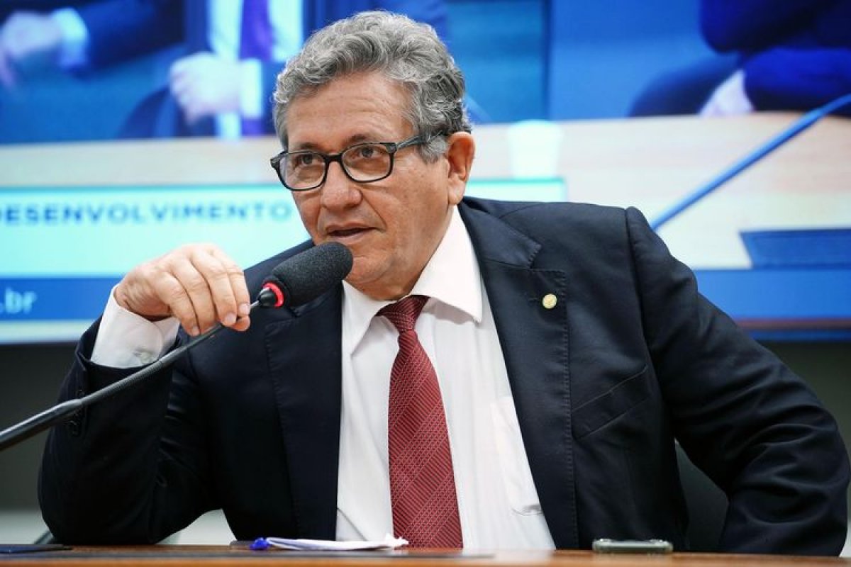 Caetano deve assumir coordenação política de Jerônimo 