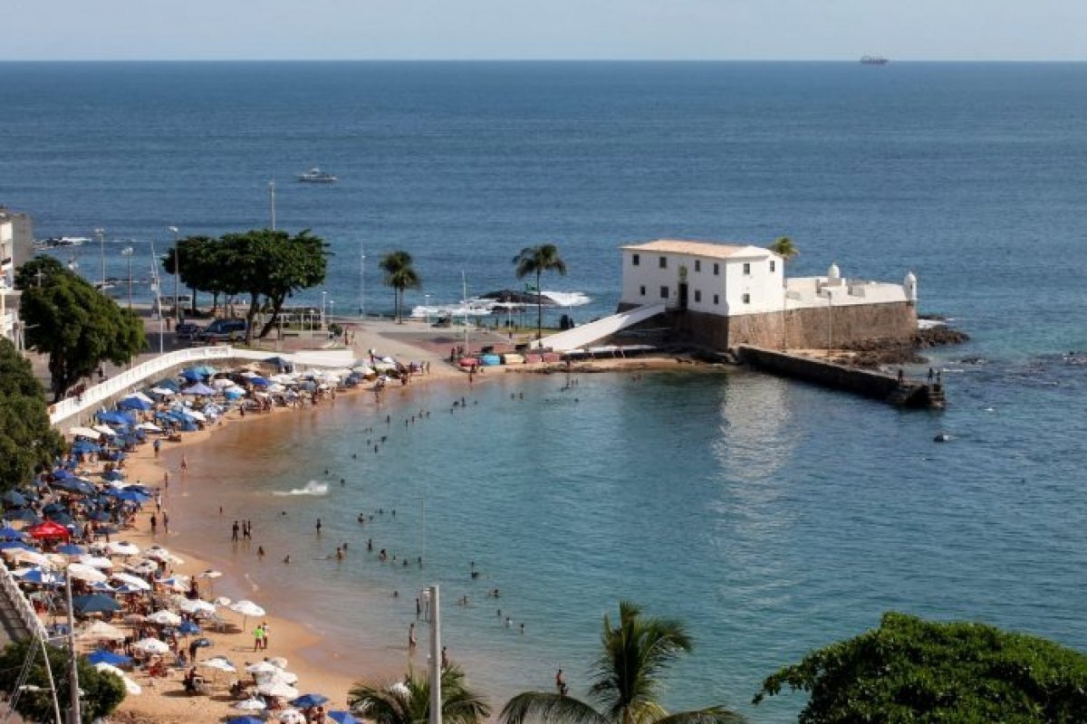 Turismo da Bahia superou níveis pré-pandêmicos em maio, aponta Fecomércio