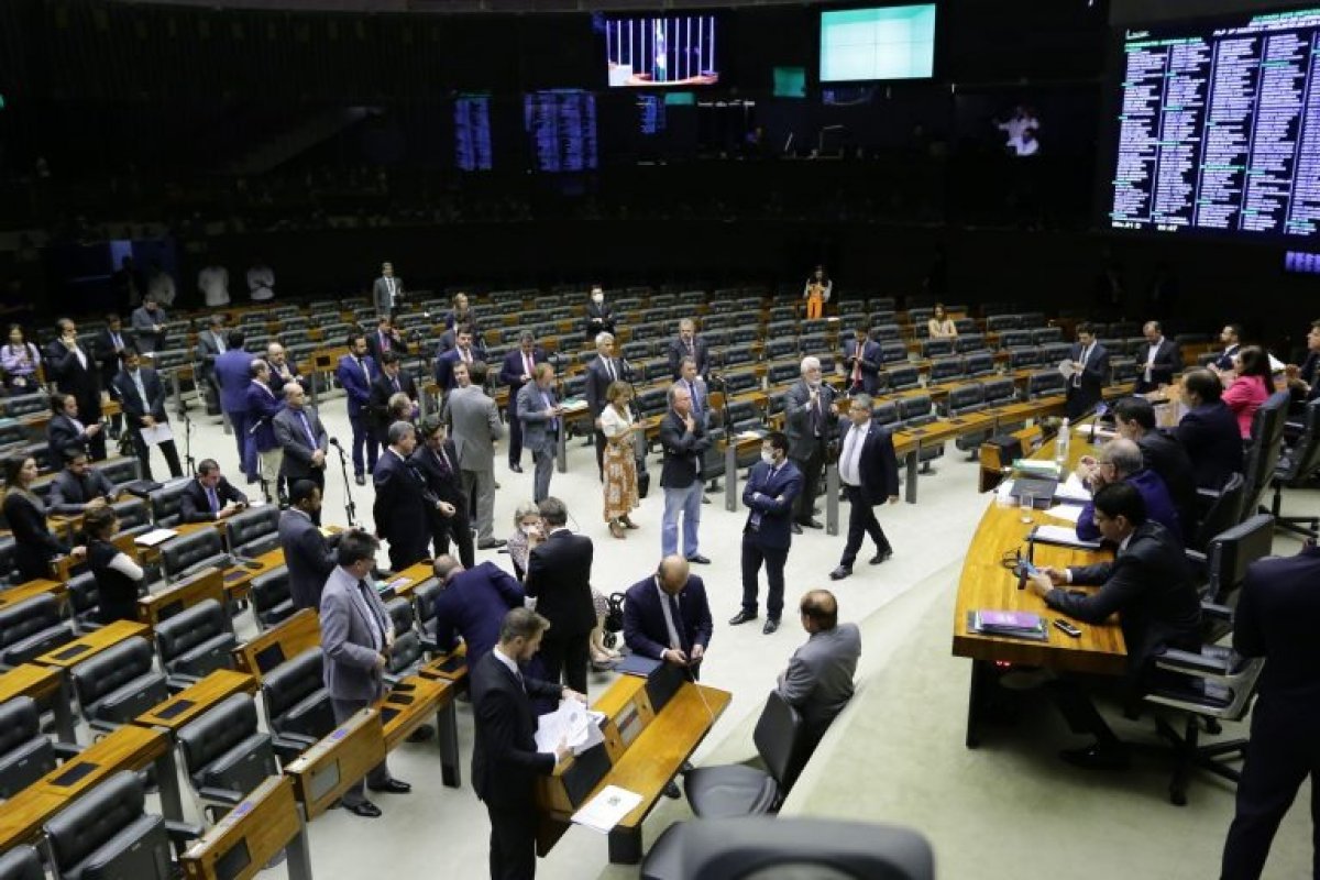 PF investiga falha no sistema da Câmara durante votação da PEC Kamikaze