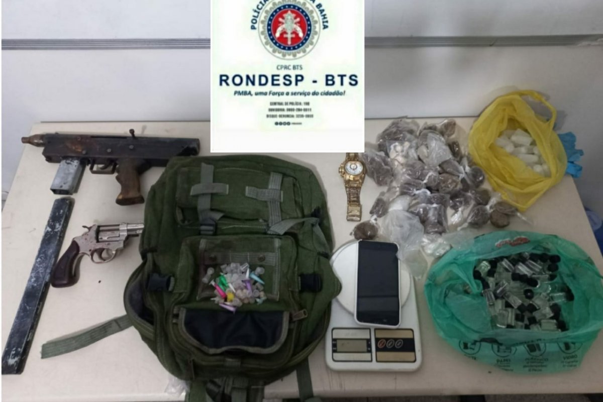 Polícia apreende armas e drogas no bairro de Periperi, em Salvador