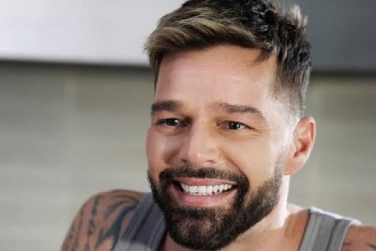 Escândalo! Sobrinho acusa Ricky Martin de incesto e violência doméstica